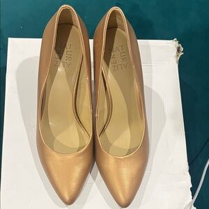 Naturalizer Women's Metallic Gold Heels